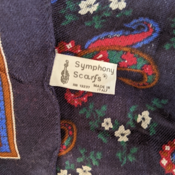 💙 Square Soft Scarf #hundredsofscarves - Picture 4 of 4